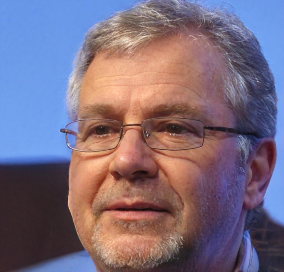 Portrait de Victorien Dubois, expert en épargne et investissement